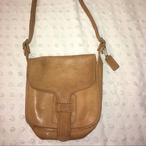 Vintage Coach leather purse- tan